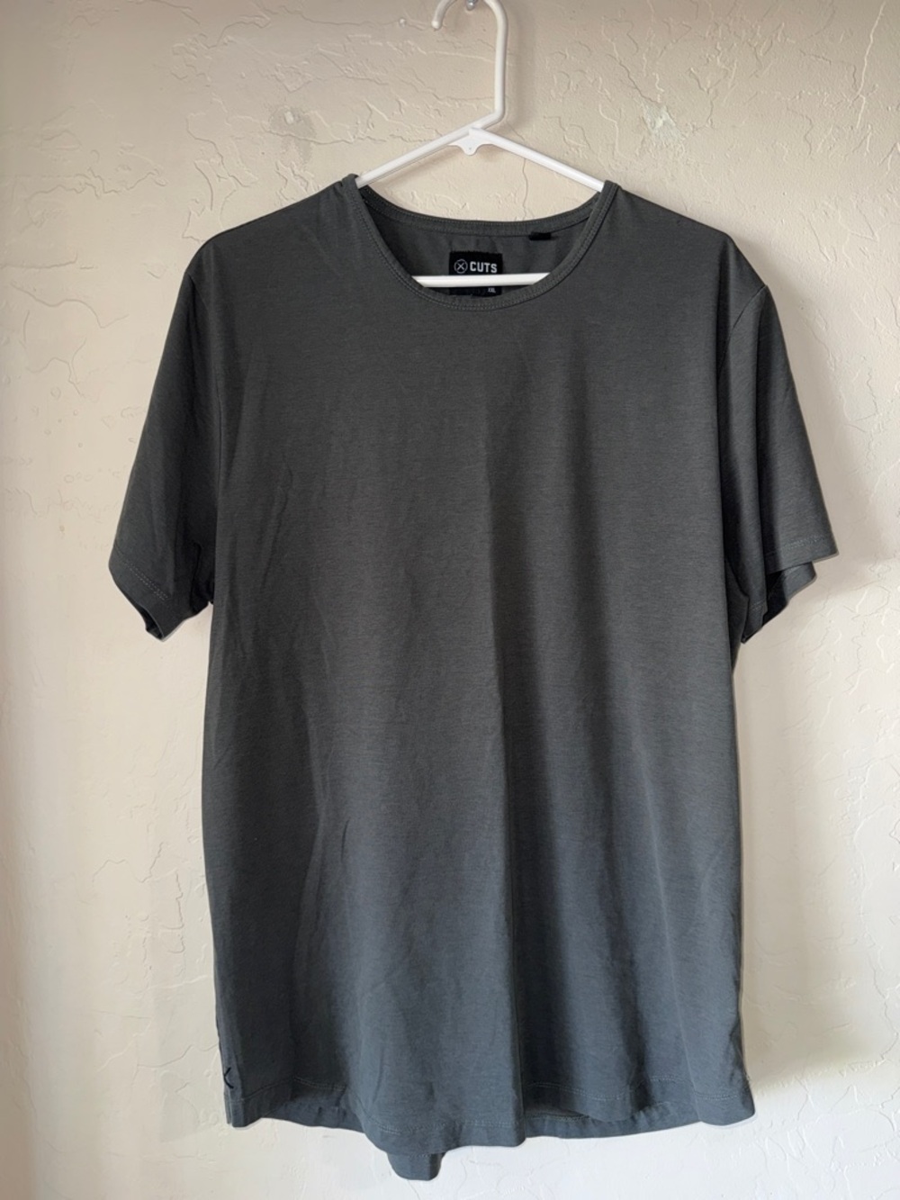 Cuts men’s crew neck basic tee size XXL
